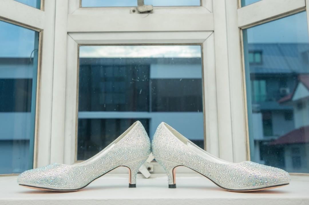 1.5 inch best sale wedding heels
