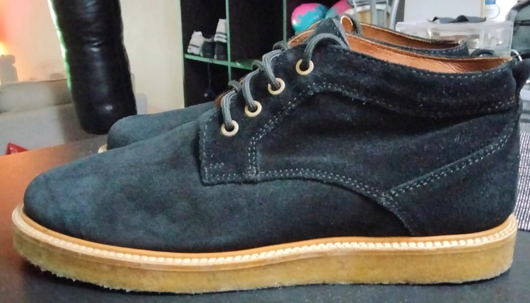 Wild Bunch Classic 5 Eyelet Shoe - Size 