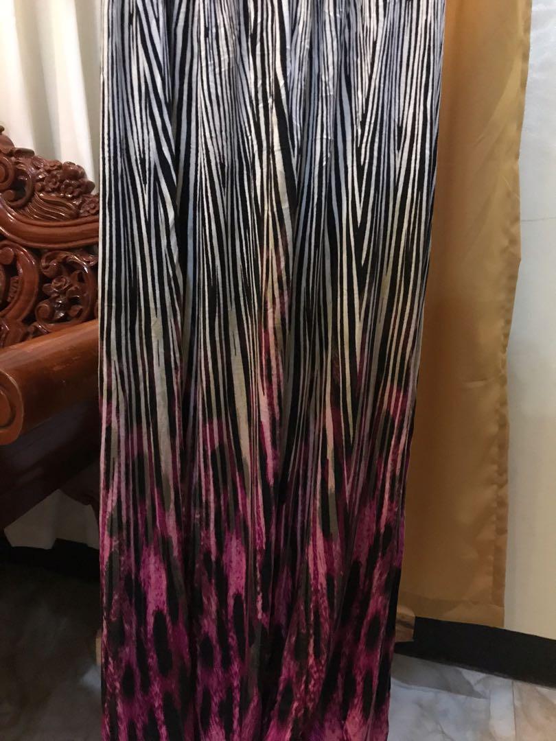 Ana Striped XL Dress (Category: Dresses) located in Malolos. Submitted by affomatto (Listing ID 1073593596, Image 3). Description: Hi! I’m selling my sister’s clothes here on Carousell. All of them are in very good condition, some even looks like brand new. The details of this specific item are as follows: Tag Size: XL Width: 20 Length: 60 Kindly disregard the tape with the “AC000” on the bottom left corner. Think of it as a tag to help me keep t