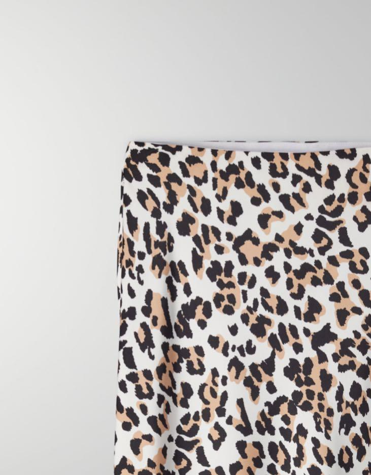 ARITZIA BABATON LEOPARD PRINT SLIP SKIRT. SIZE 0. Women s Fashion