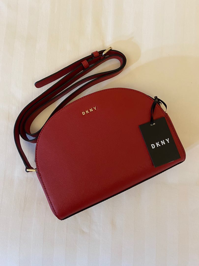 Dkny clara 2025 chain crossbody bag