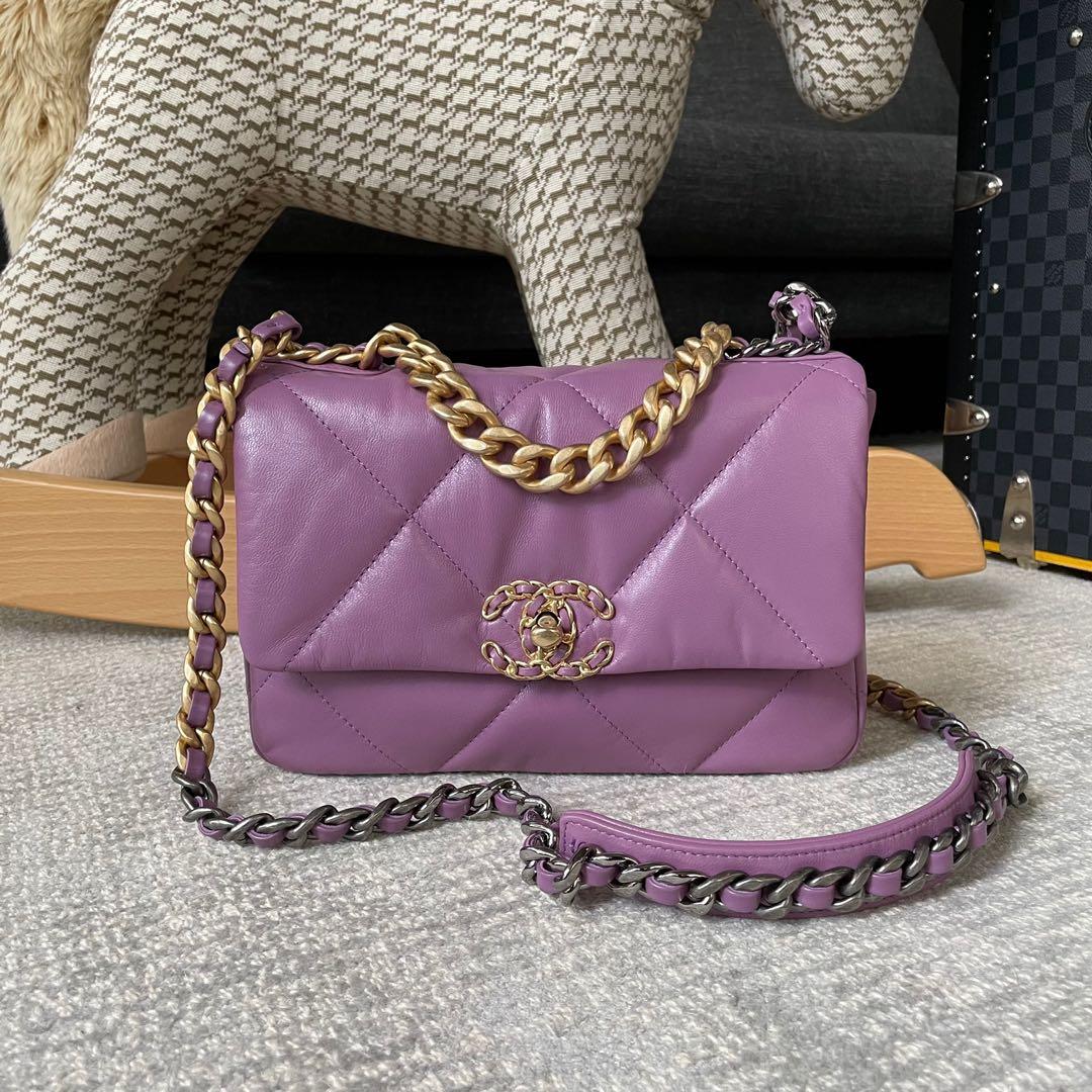 [ PRE-ORDER ], Preloved Chanel Handle Bag With Chain Strap. Serial 28.