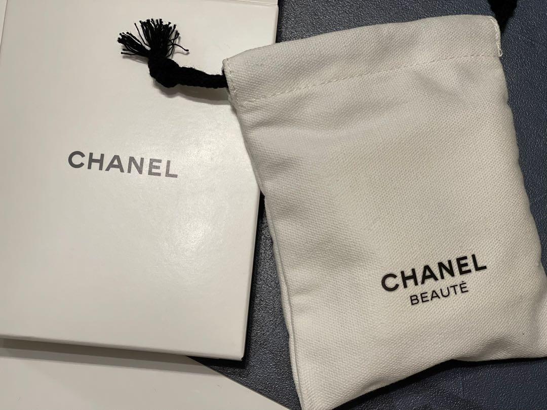 全新Chanel washable cotton pads 潔面巾卸妝毛巾5片$80, 健康及營養食用品, 醫療用品和工具- Carousell