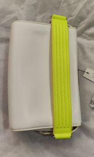 （分類：）位於 。 由 lsk0807 提交（商品編號 1073699824，圖片 1）。簡介： 。