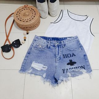 (Category: ) located in . Submitted by ohogorgeous (Listing ID 1073720528, Image 1). Description: .