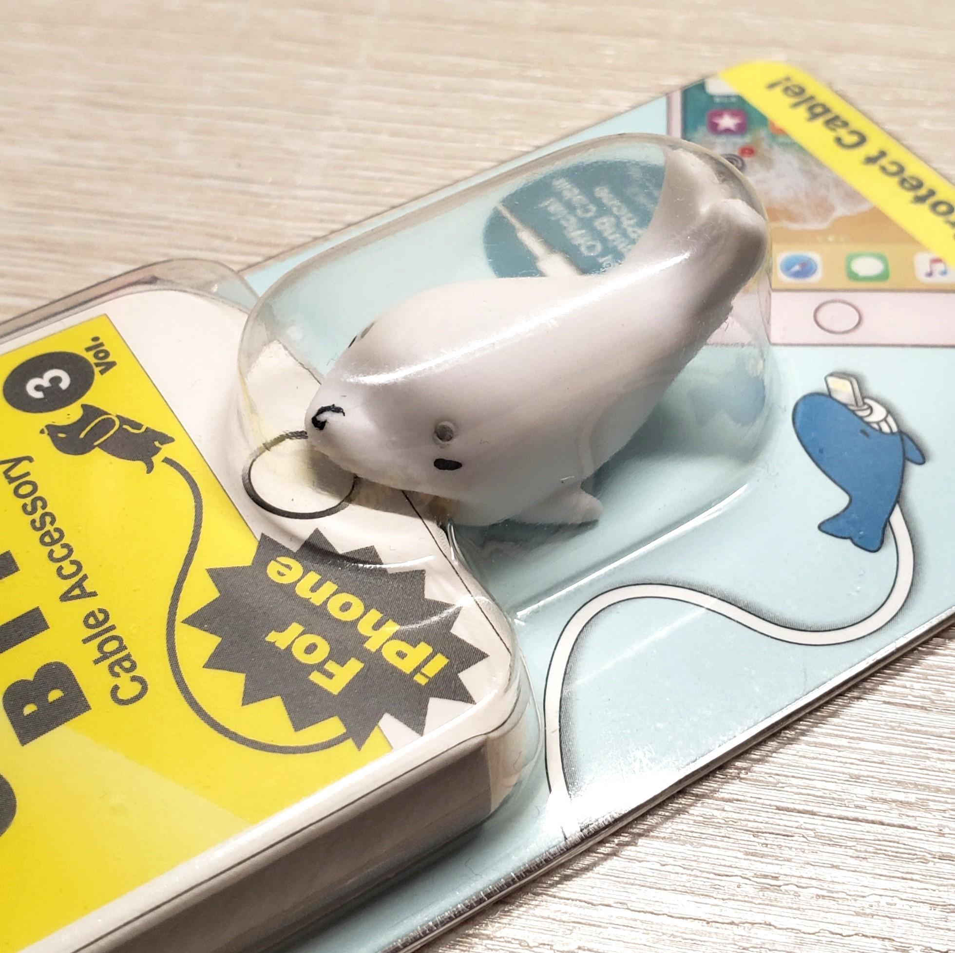 Iphone電線公仔配件Cable Bite （分類：充電器及電線）位於 Hong Kong。 由 matcha71 提交（商品編號 1073719781，圖片 3）。簡介： 全新未拆包裝 芝麻街＄30 白色海豹＄30。