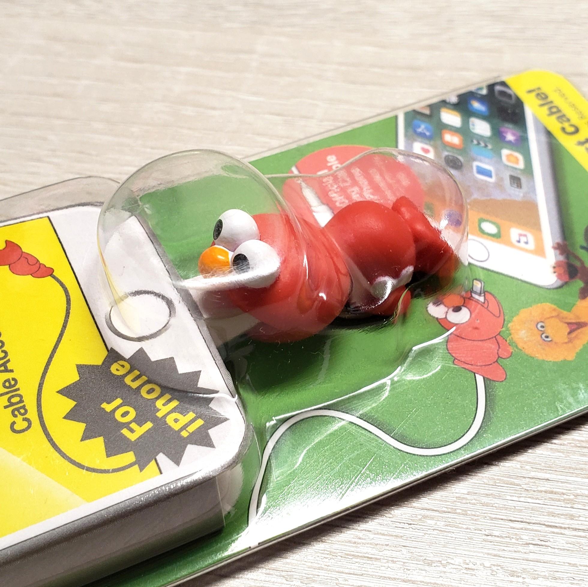 Iphone電線公仔配件Cable Bite （分類：充電器及電線）位於 Hong Kong。 由 matcha71 提交（商品編號 1073719781，圖片 2）。簡介： 全新未拆包裝 芝麻街＄30 白色海豹＄30。