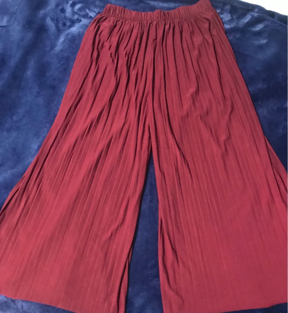 maroon square pants, Women's Fashion, Bottoms, Other Bottoms on Carousell