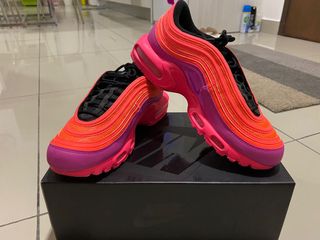 (Category: ) located in . Submitted by sneakers0917 (Listing ID 1073727711, Image 1). Description: .