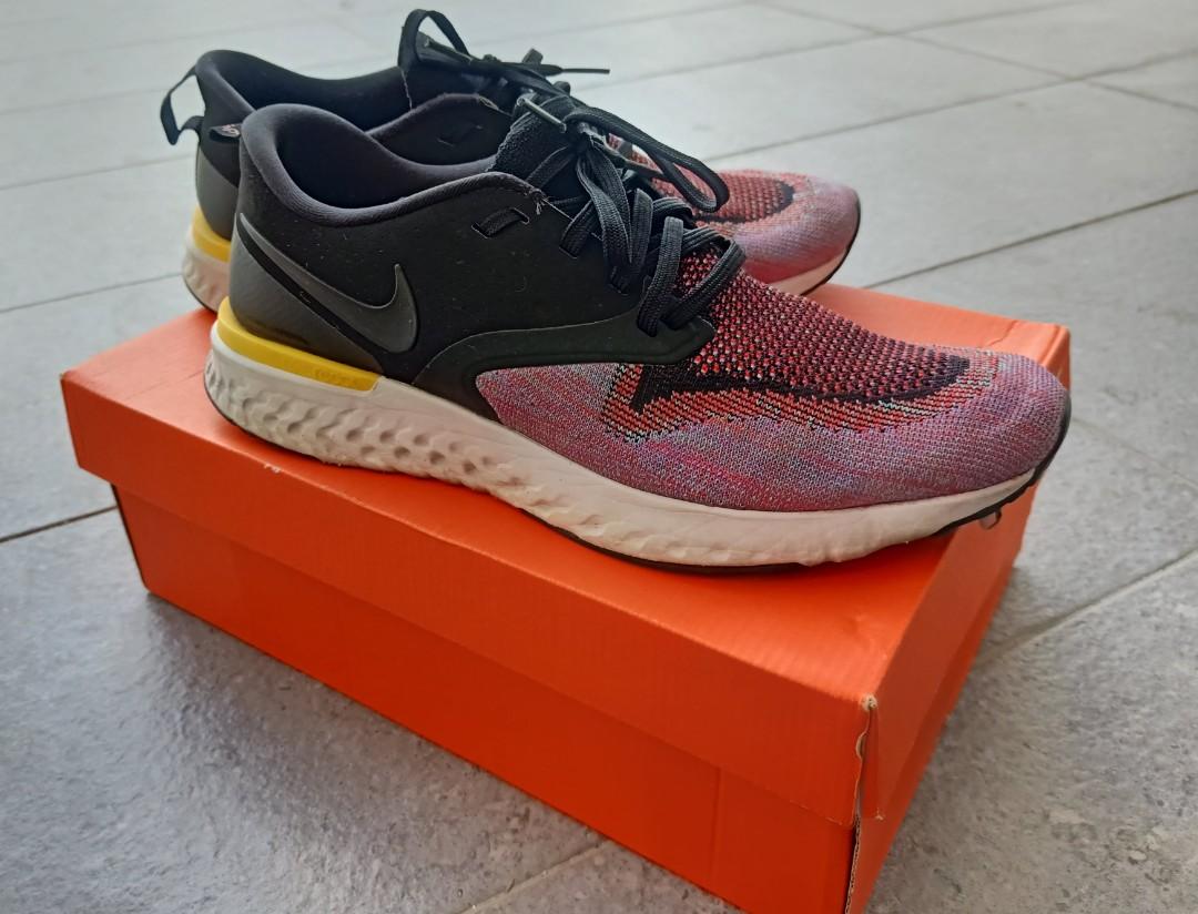 Odyssey react flyknit sales 2 black university red