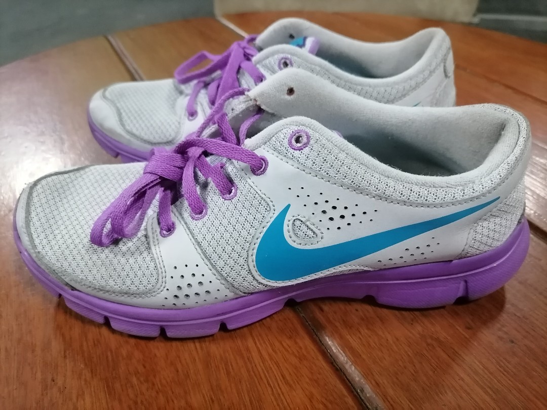 nike white rubber shoes for women