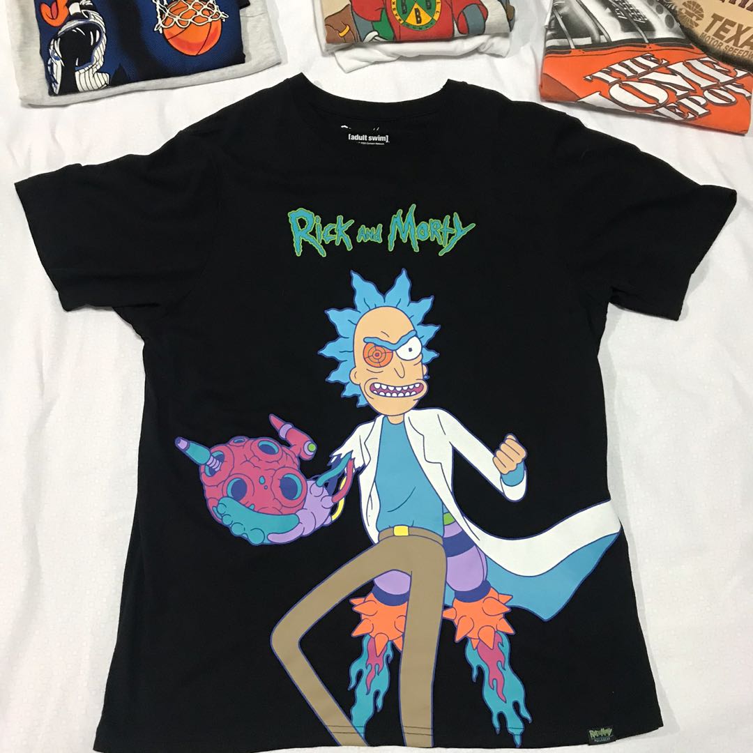 pull and bear t shirt rick and morty
