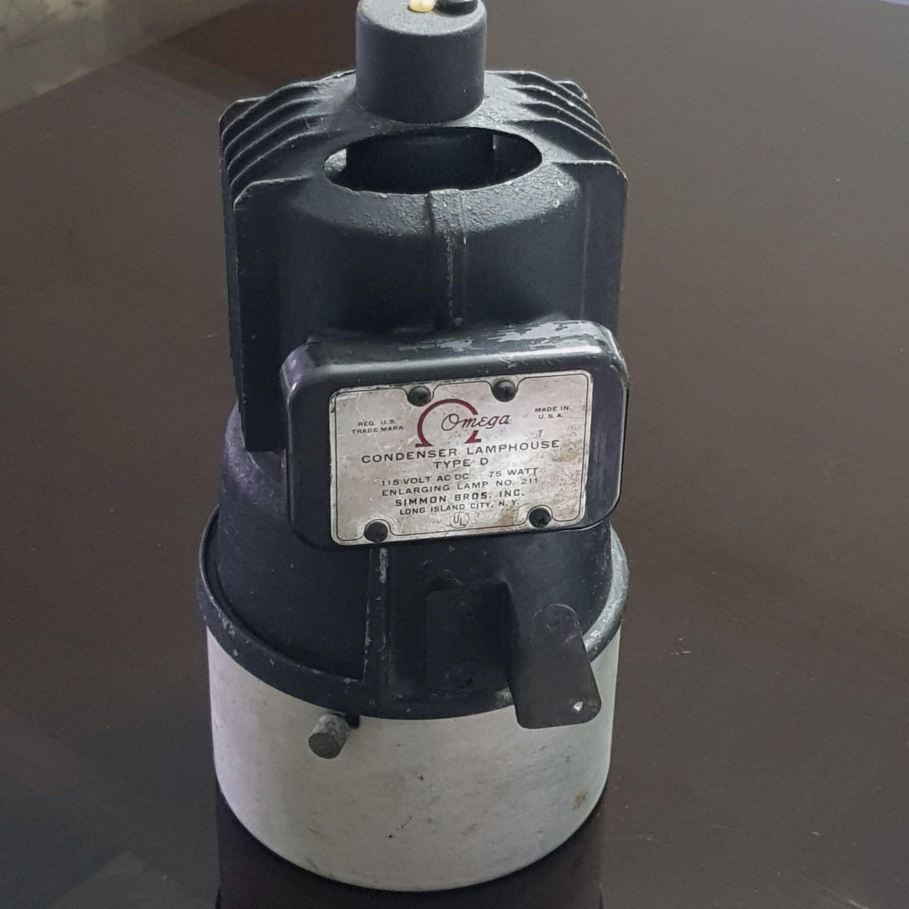 Simmon Omega D2 4x5 Darkroom Enlarger Head (Category: Other Mobile & Gadget Accessories) located in Manila. Submitted by kaa.mnl (Listing ID 1073700200, Image 1). Description: Simmon Omega D2 4x5 Darkroom Enlarger Head for sale or best offer. No Condenser lens included. Using the Variable Condenser Head instead..