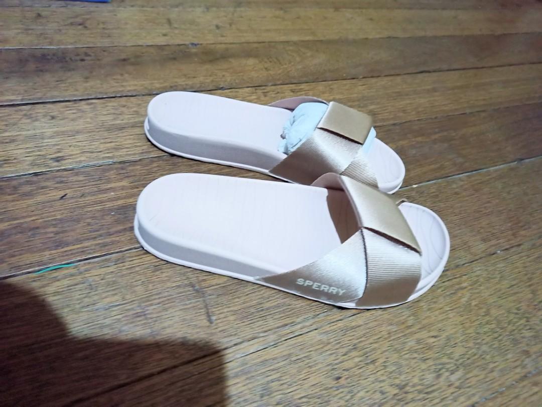 Sperry aloha pool store slide