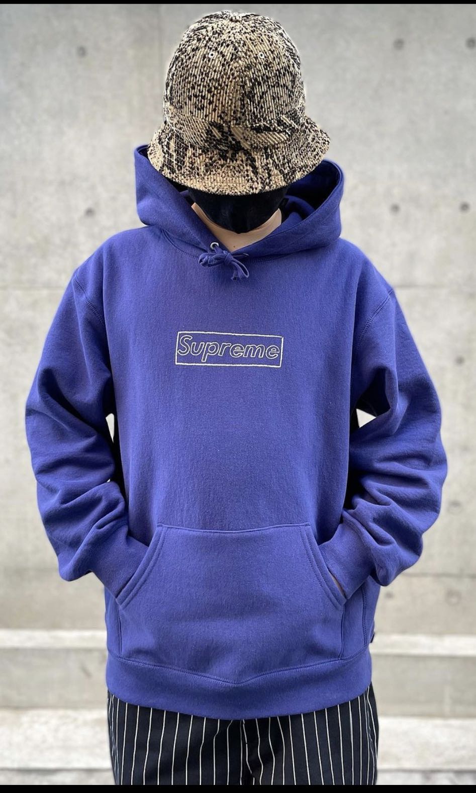 Supreme【新品未使用】KAWS Chalk Logo Hooded Sweatshirt