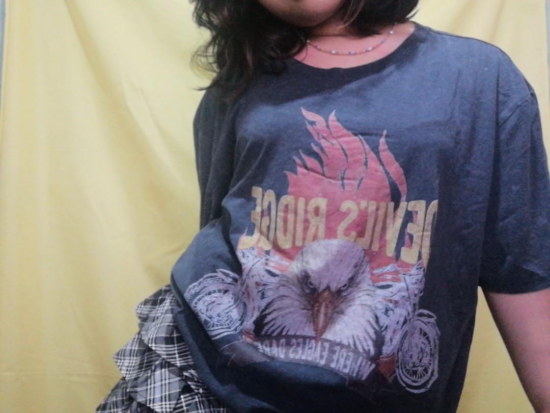 UNISEX COTTON ON VINTAGE TEE (Category: Others Tops) located in Mandaue City. Submitted by jnnalexa (Listing ID 1073718408, Image 2). Description: send me a message for more info!!.