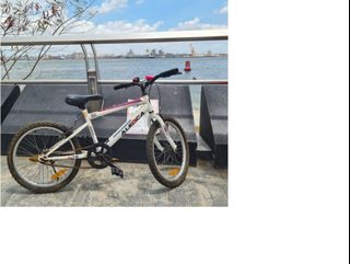 (Category: ) located in . Submitted by glenn223 (Listing ID 1073890715, Image 1). Description: .