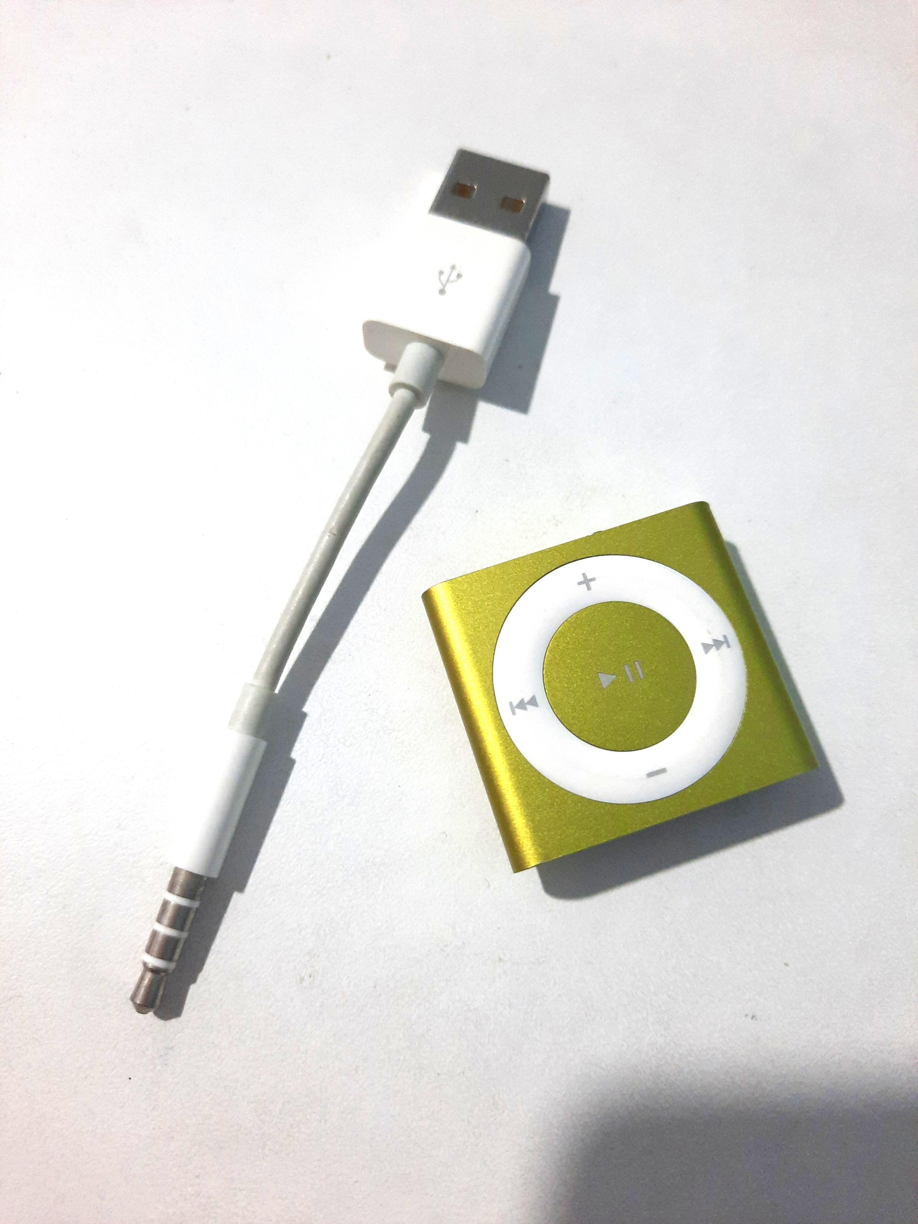 Apple Ipod Shuffle 2gb 5th Gen Music Media Music Accessories On Carousell