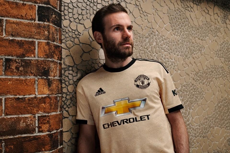Man utd beige sales kit