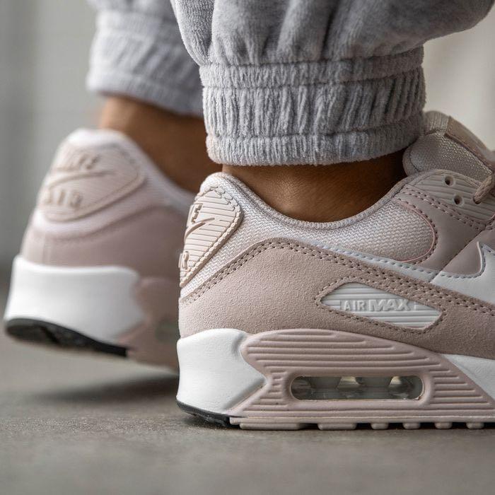 Brand New NIKE Air MAX 90 Barely Rose Women s Shoes Ladies