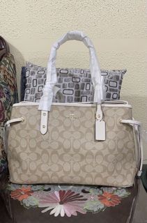 (Category: ) located in . Submitted by hkmshopp (Listing ID 1073843828, Image 1). Description: .