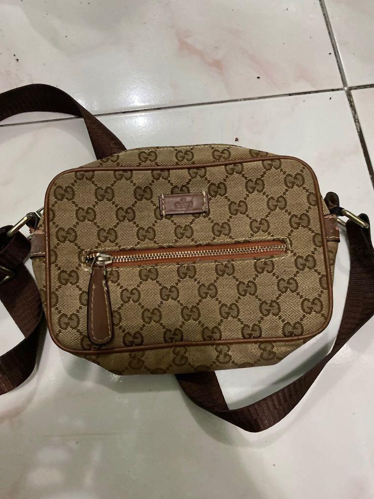 Coach Sling Bag / Belt Bag (Category: Cross-body Bags) located in Las Pinas. Submitted by crmnangln (Listing ID 1073846855, Image 1). Description: NO LAST PRICE needs cleaning not sure if auth please manage your expectations dm if you have questions .