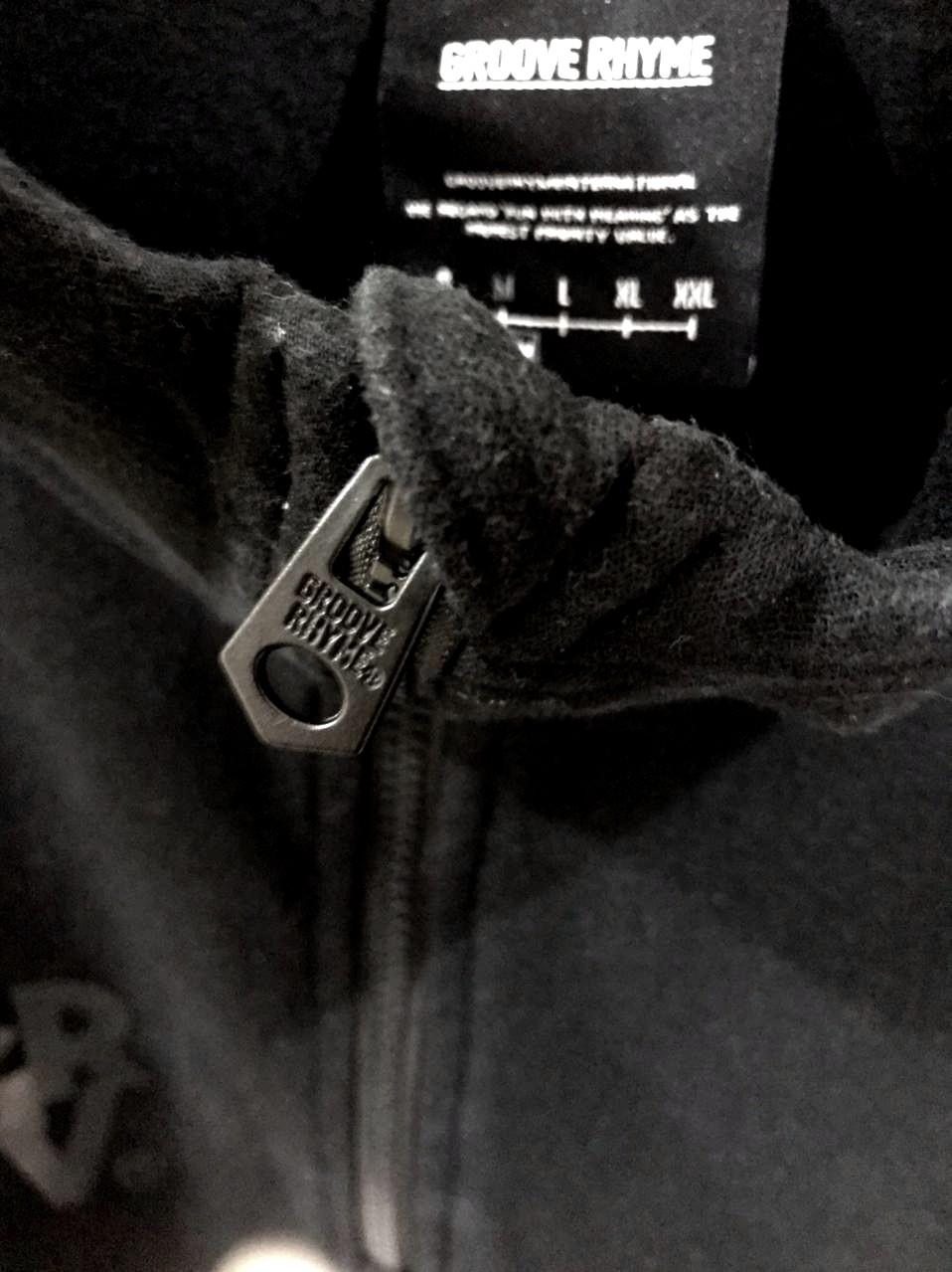 Half Zip Groove Rhyme, Fesyen Pria, Pakaian , Baju Luaran di Carousell