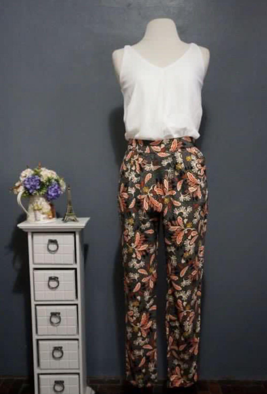 H M Paisley Print Trousers Women s Fashion Bottoms Other Bottoms on Carousell