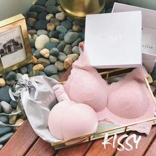 Limited edition kissy bra