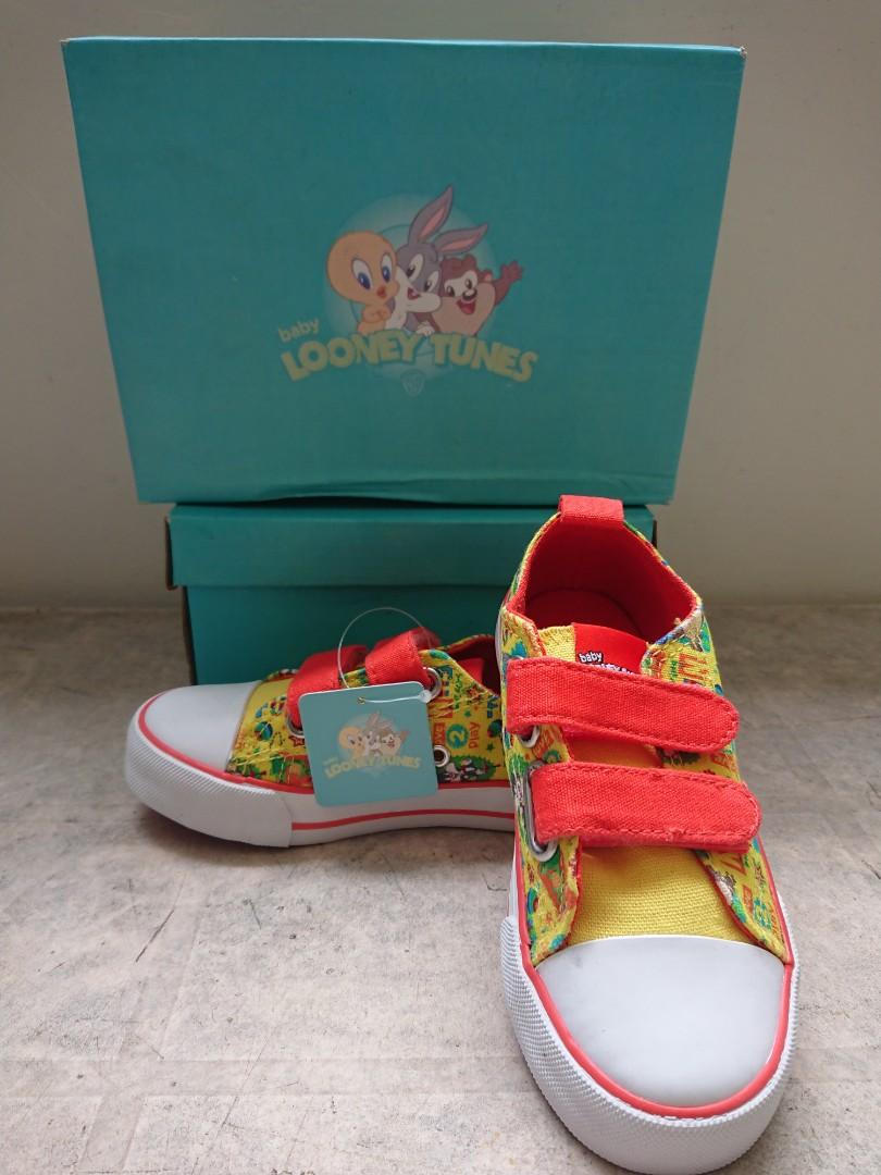 Looney Tunes Shoes, Babies & Kids, Babies & Kids Fashion on Carousell