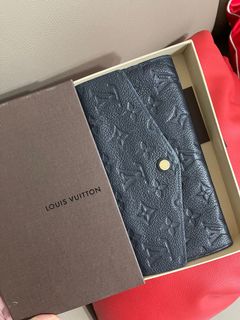 (Category: ) located in . Submitted by shopwly (Listing ID 1073971225, Image 1). Description: .