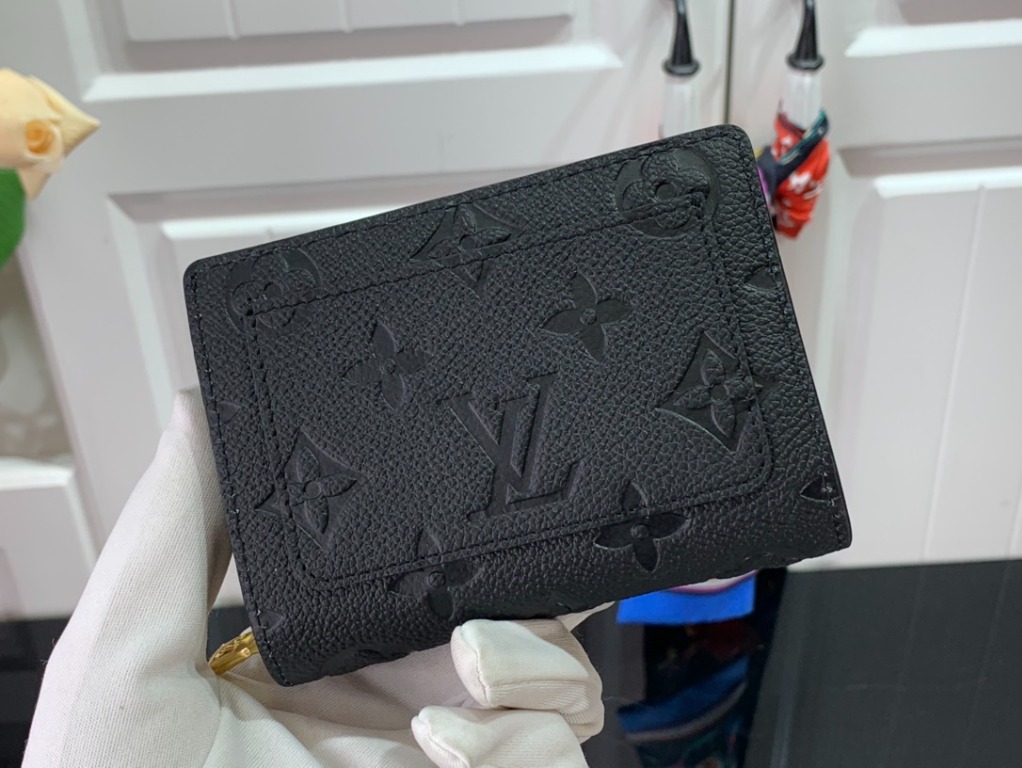 LV CLEA WALLET, Women's Fashion, Bags & Wallets, Purses & Pouches on  Carousell