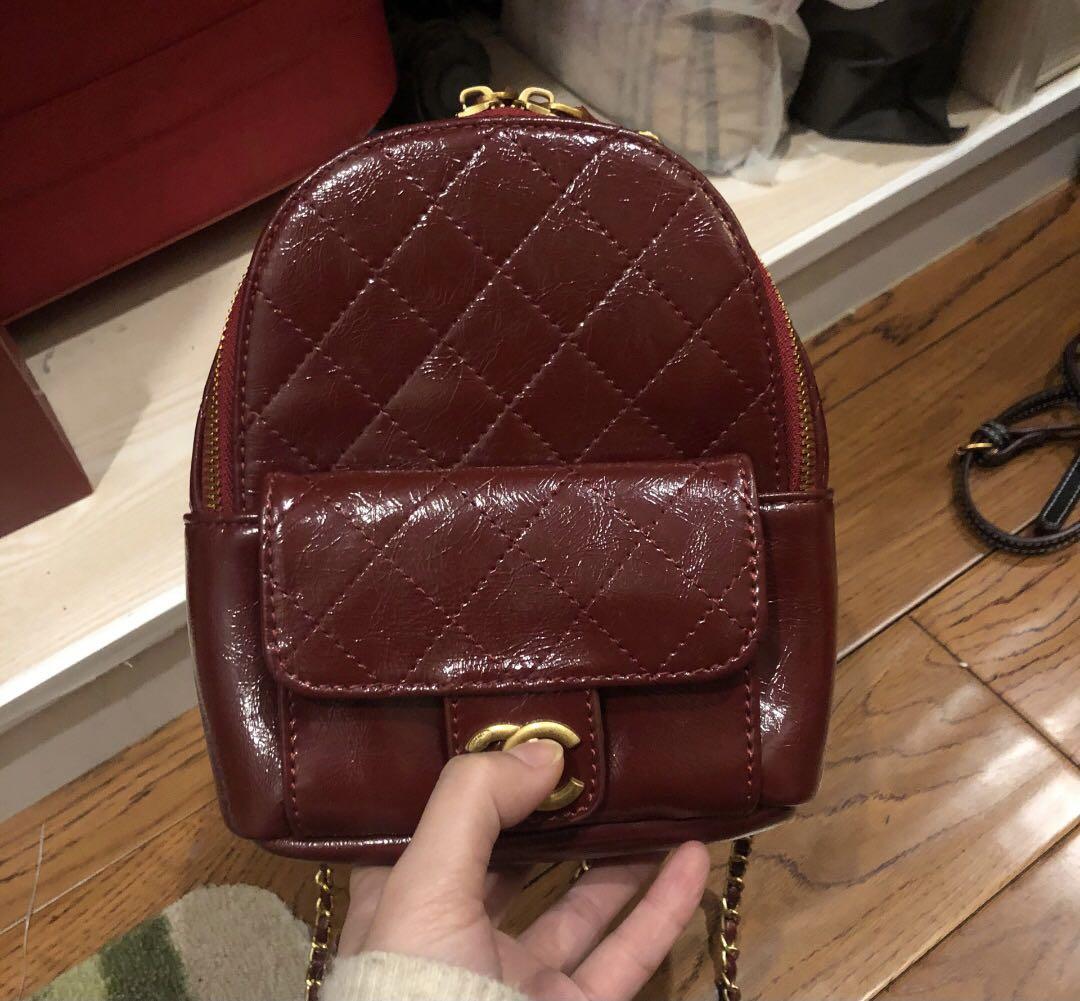 Mini backpack （分類：手袋及銀包）位於 Hong Kong。 由 archangels 提交（商品編號 1073868085，圖片 1）。簡介： 全新，有輕微壓痕。 不面交。