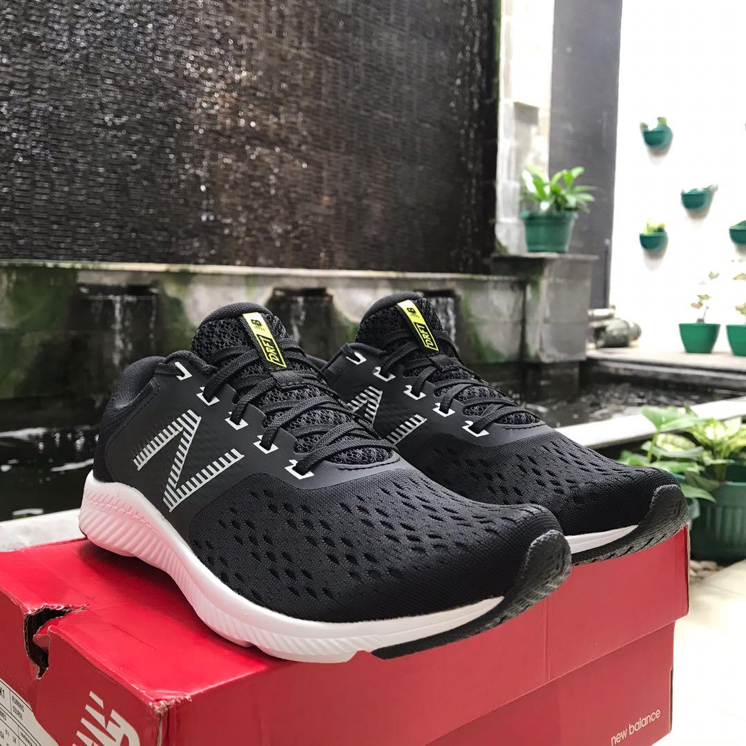 New Balance Running Course, Fesyen Pria 