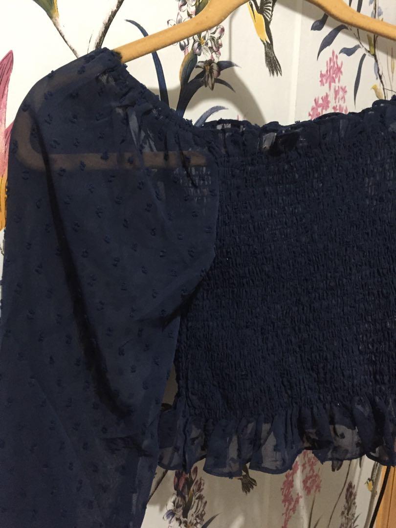 Off shoulder blue( korean type ) (Category: Sleeveless) located in Caloocan City. Submitted by xtine01 (Listing ID 1074000837, Image 2). Description: Never been used wrong size good condition Xs to s size.