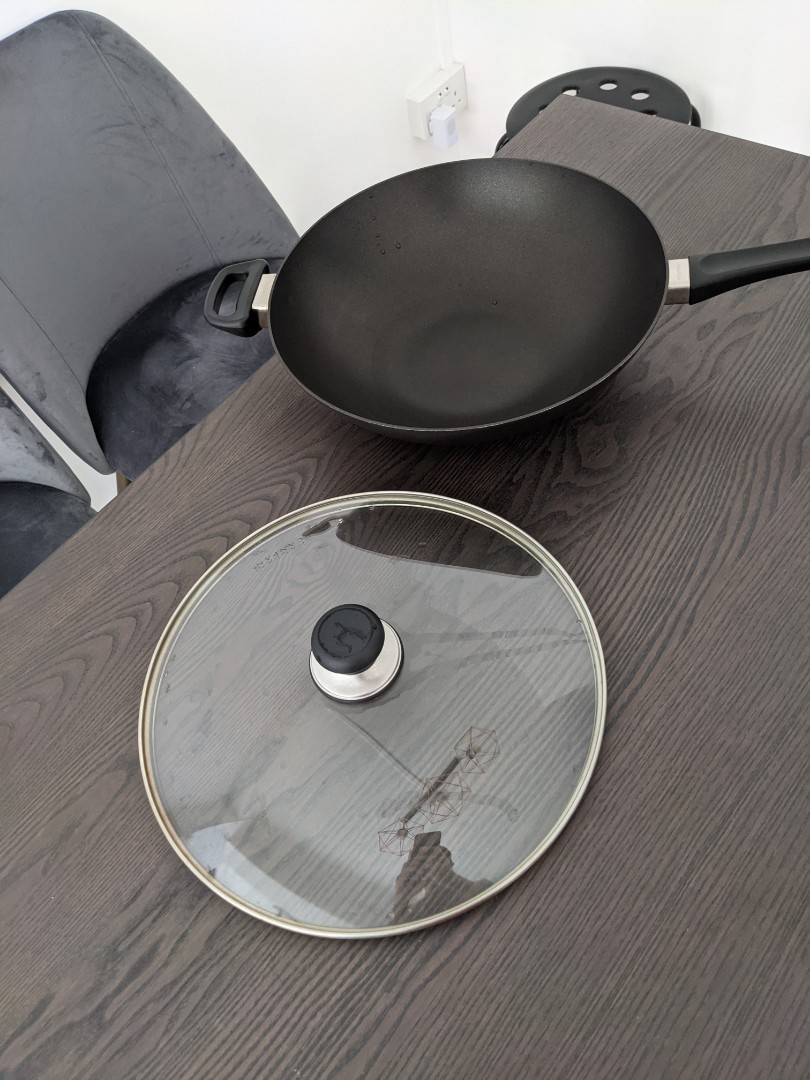 Scanpan Wok 32cm with lid, Home Appliances, Kitchenware on Carousell