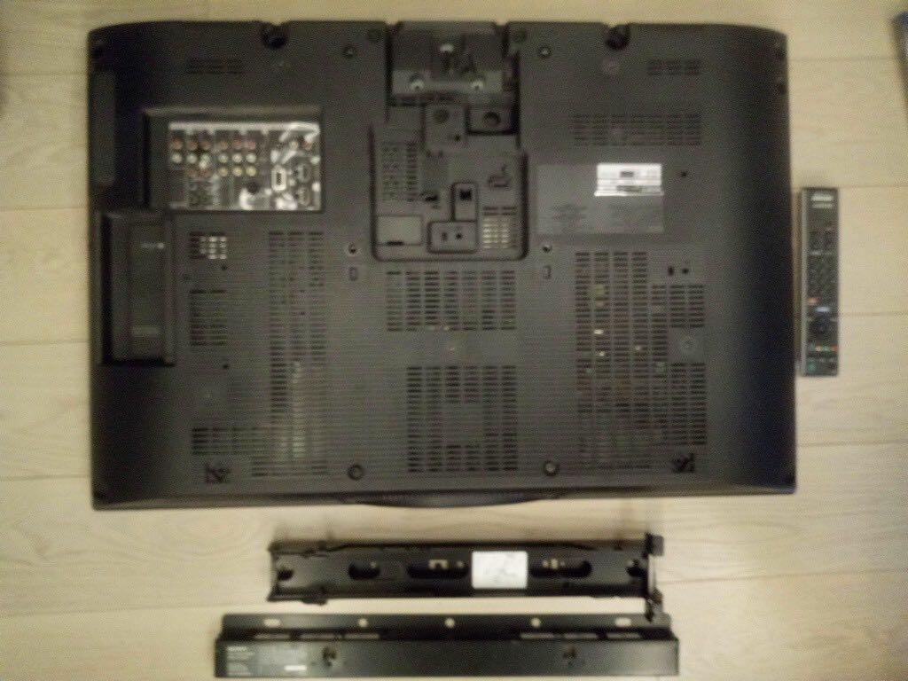 Sony Bravia V series 32” LCD TV, TV & Home Appliances, TV