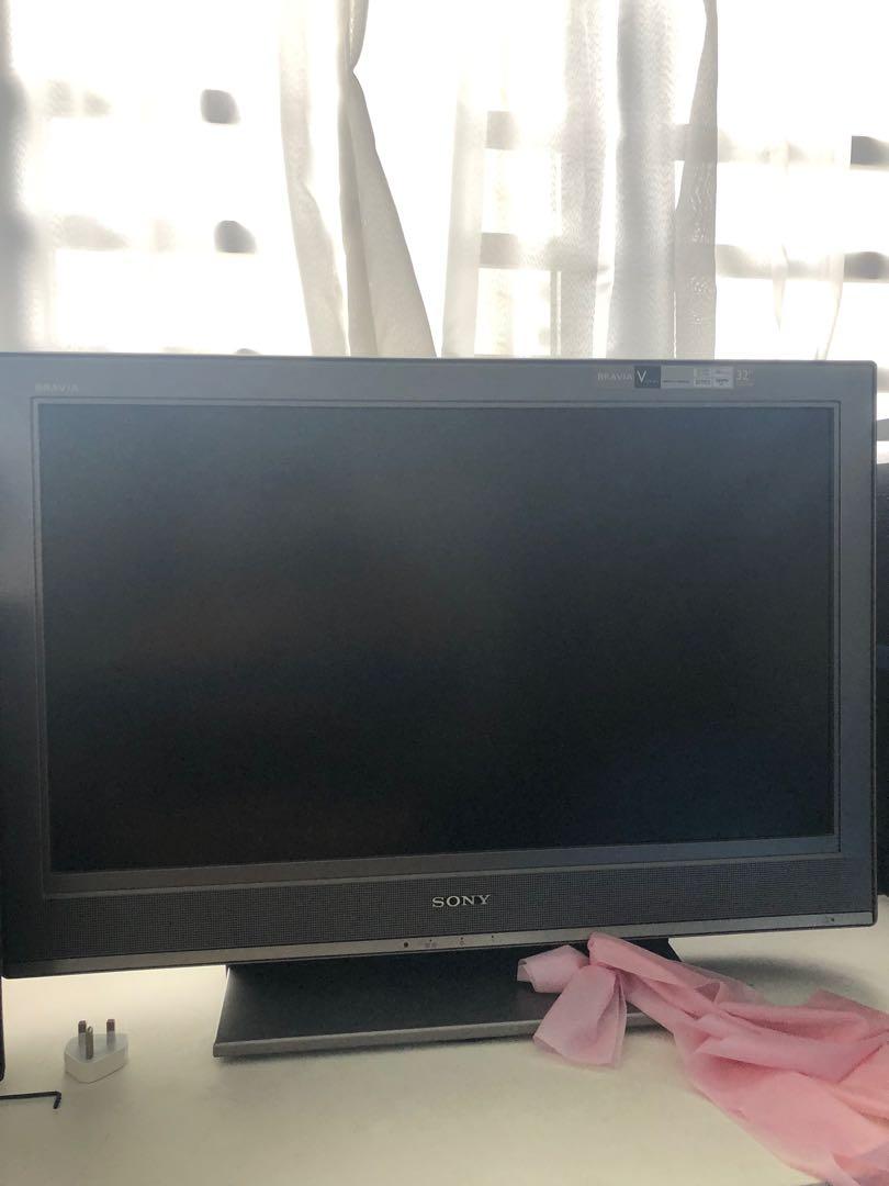 Sony Bravia V series 32” LCD TV, TV & Home Appliances, TV
