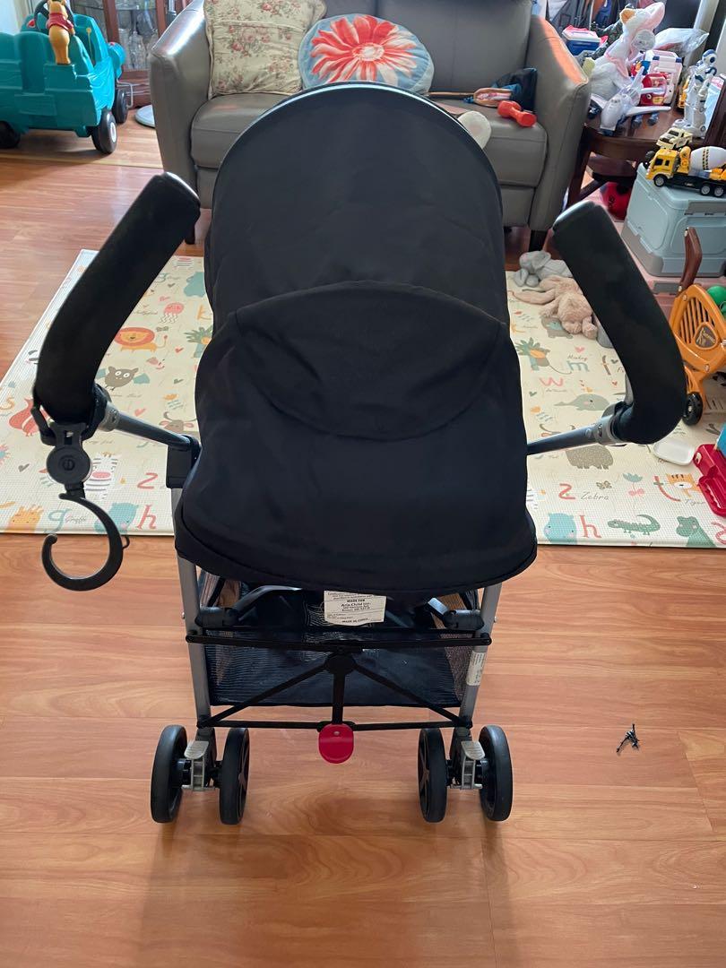 Urbini reversible stroller Infant Babies Kids Going Out