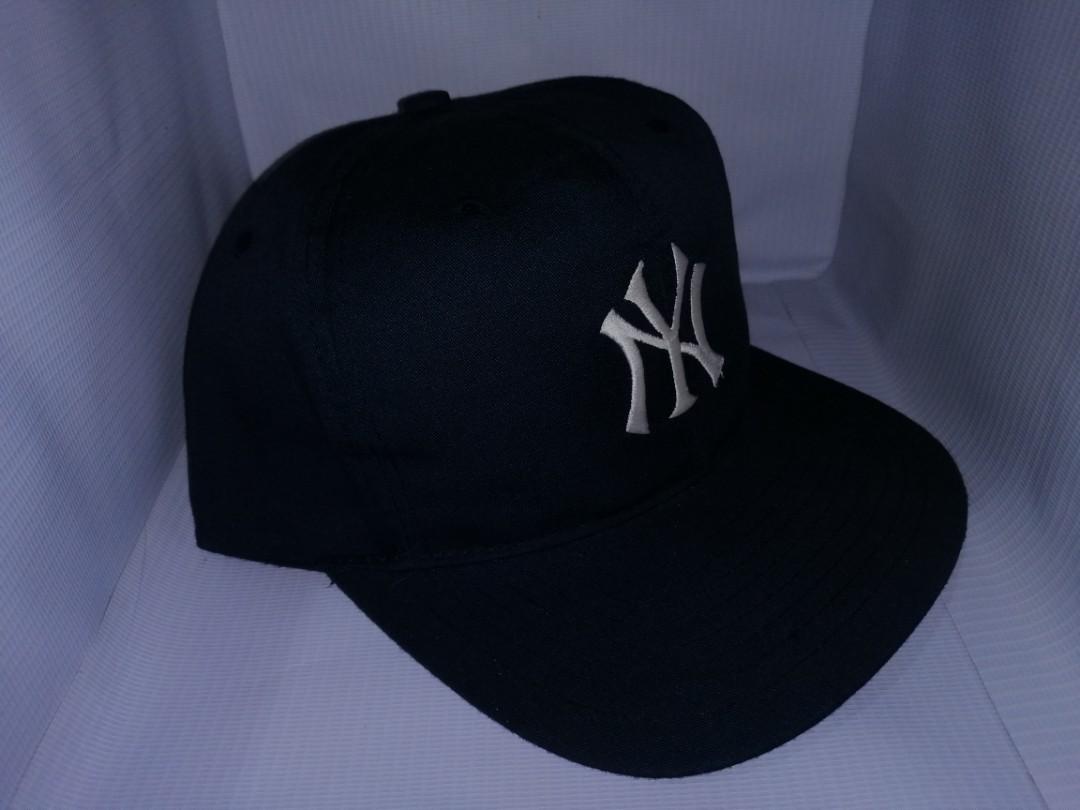 Vintage Genuine Merchandise NY Yankees Velcro Hat – Santiagosports