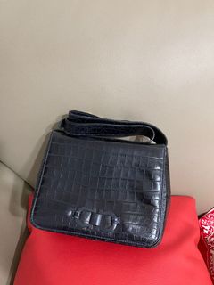 (Category: ) located in . Submitted by shopwly (Listing ID 1073972519, Image 1). Description: .