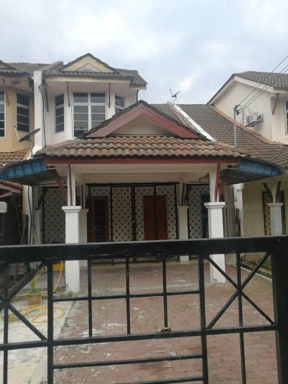 Wts Double Storey Terrace Seksyen 8 Shah Alam Property For Sale On Carousell