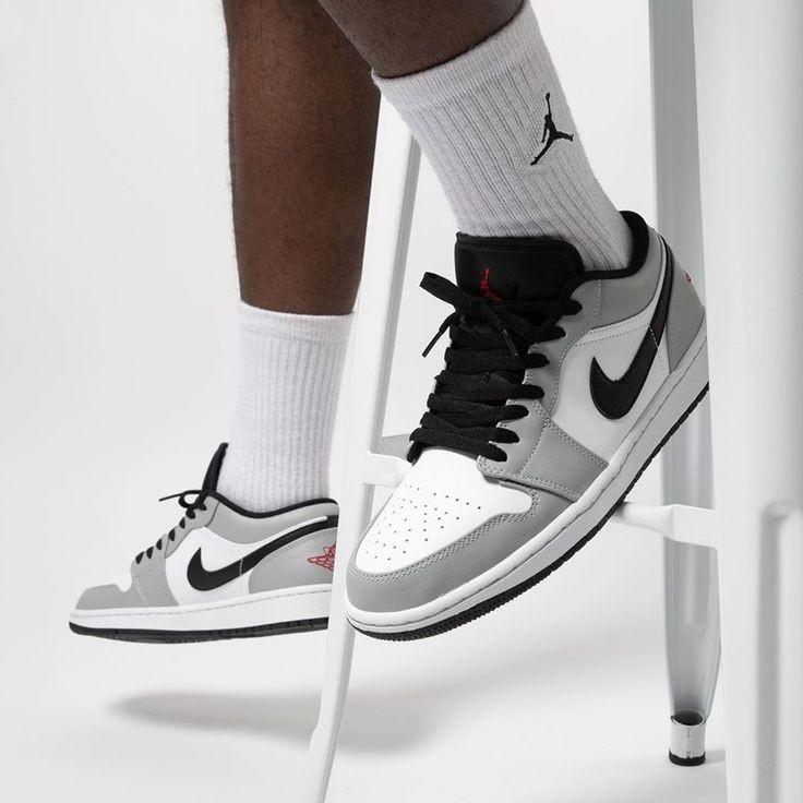Aj1 light discount smoke grey