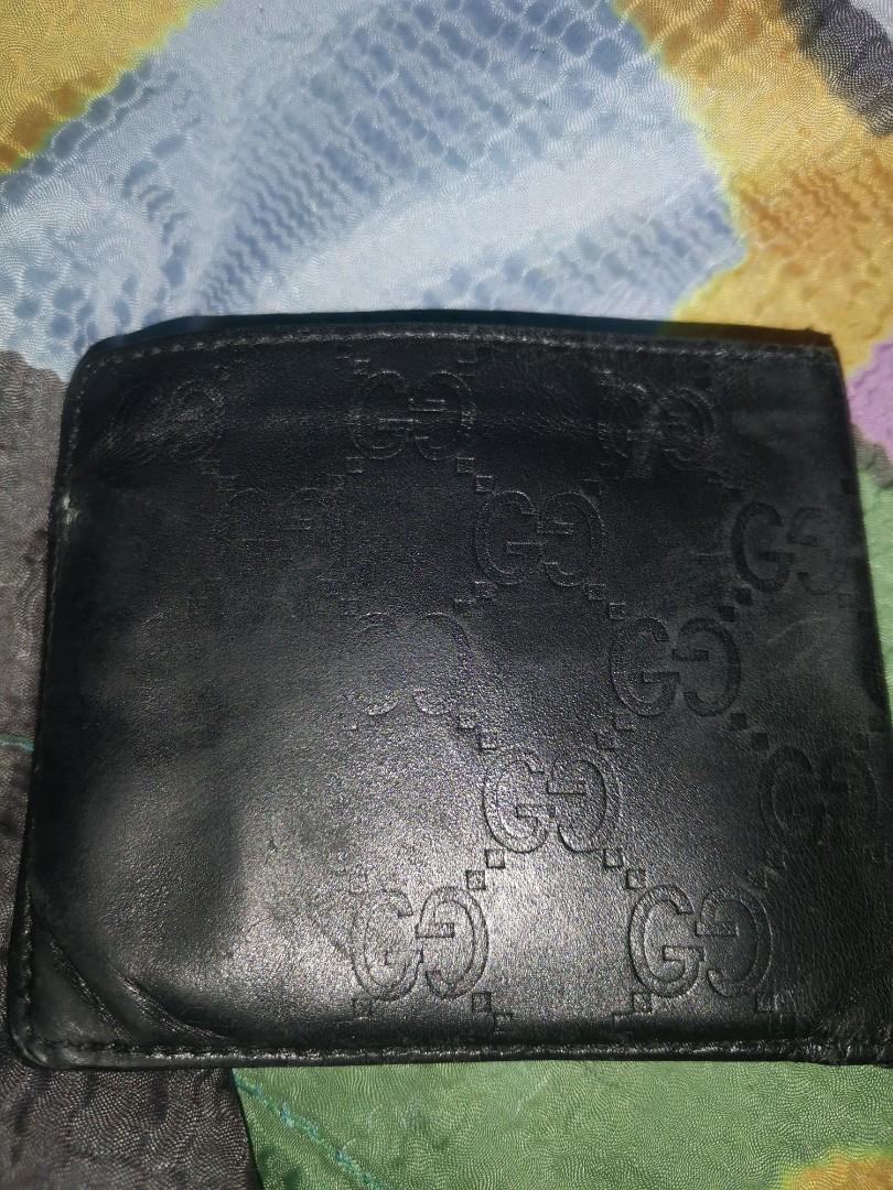 Authentic Gucci Wallet (Category: Luxury Bags & Wallets) located in Quezon City. Submitted by emsparkle (Listing ID 1074175090, Image 2). Description: Ok Guaranteed authentic With sign of usage and minor flaws.