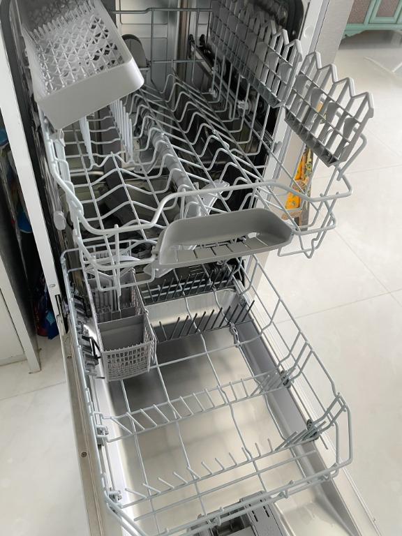 Bosh Dishwasher Slimline hard to find in SG, Furniture & Home Living
