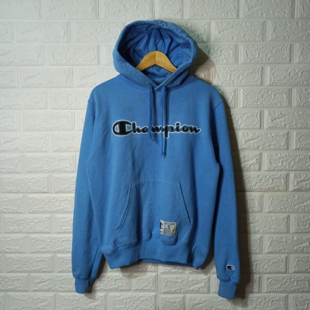Champion hoodie patch top