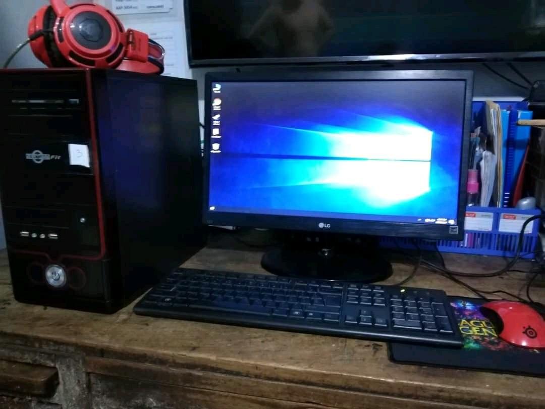 DEKSTOP COMPUTER SET (3 UNITS AVAILABLE) (Category: Desktops) located in Quezon City. Submitted by changthristian (Listing ID 1074041161, Image 1). Description: 2ND HAND DESKTOP COMPUTER 3 UNITS AVAILABLE SPECIFICATION INTEL PENTIUM G3260 (3.3GHz) ECS H81H3-M4 KINGSTON 4GB 1600 DDR3 RAM ASUS GT730 2GB VIDEOCARD CRUCIAL 240GB 2.5 SSD SEAGATE 500GB HDD M-ATX CASING WITH PSU LG LED MONITOR 19.5 INCH A4TECH KB+MOUSE BADWOLF RGB HEADSET AVR SECURE WIN