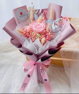 Elegant dried flower bouquet delivery 💐