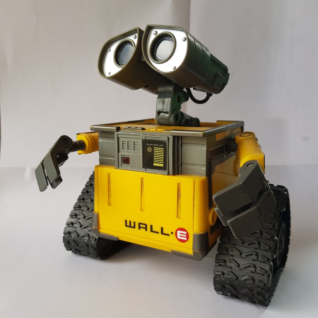 Interactive Wall-E, Hobbies & Toys, Toys & Games on Carousell