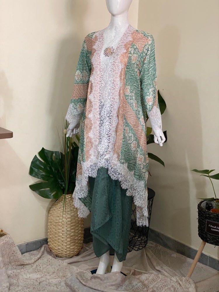 kebaya kaftan